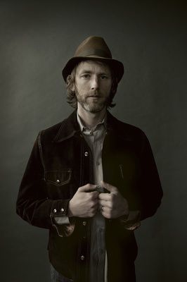 Chicago troubadour 'flips the adult switch'